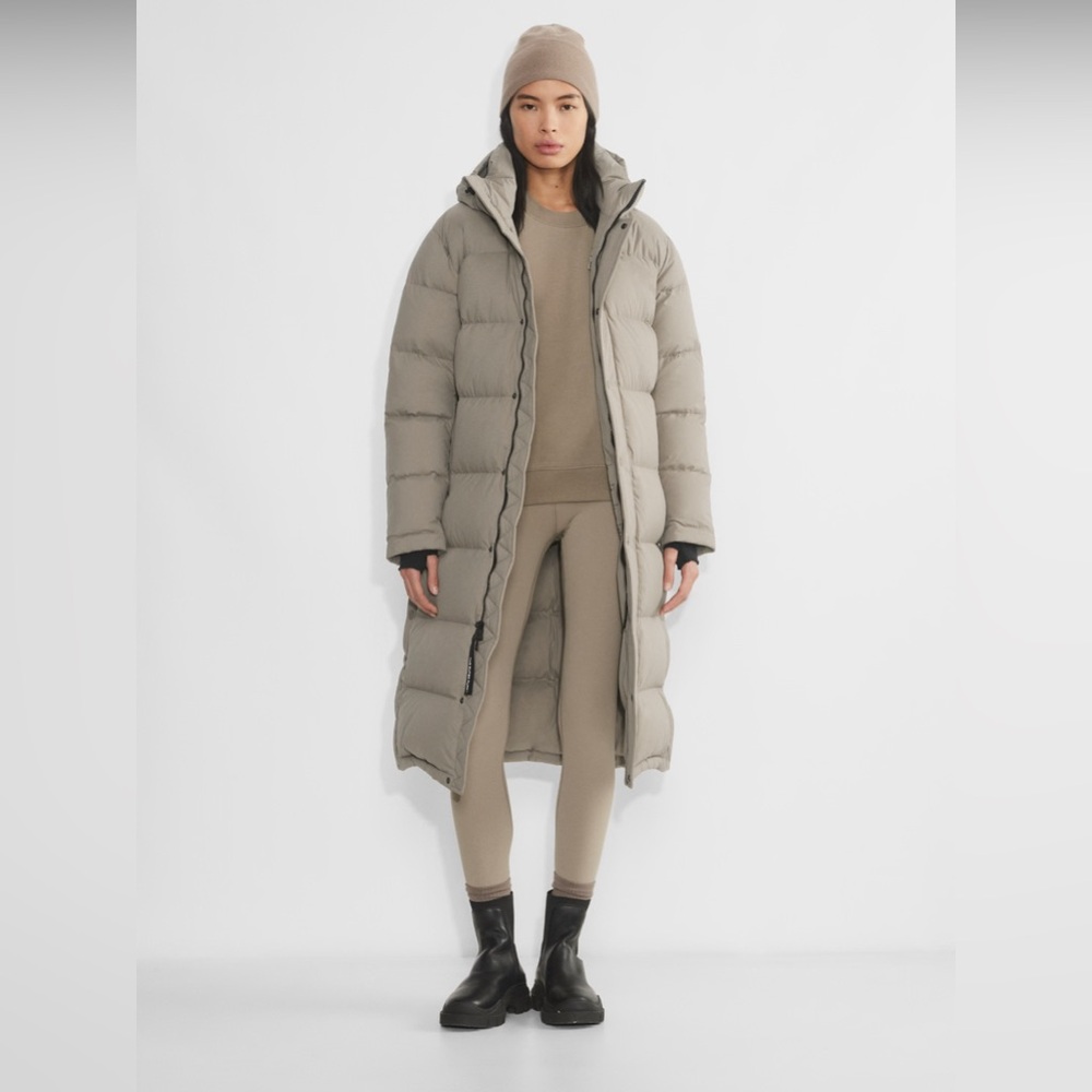 Aritzia Superpuff down Jacket long modern taupe xs